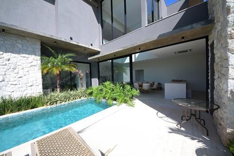 Sobrado à venda em Indaiatuba, Parque Villa dos Pinheiros, com 4 suítes, com 455.83 m²